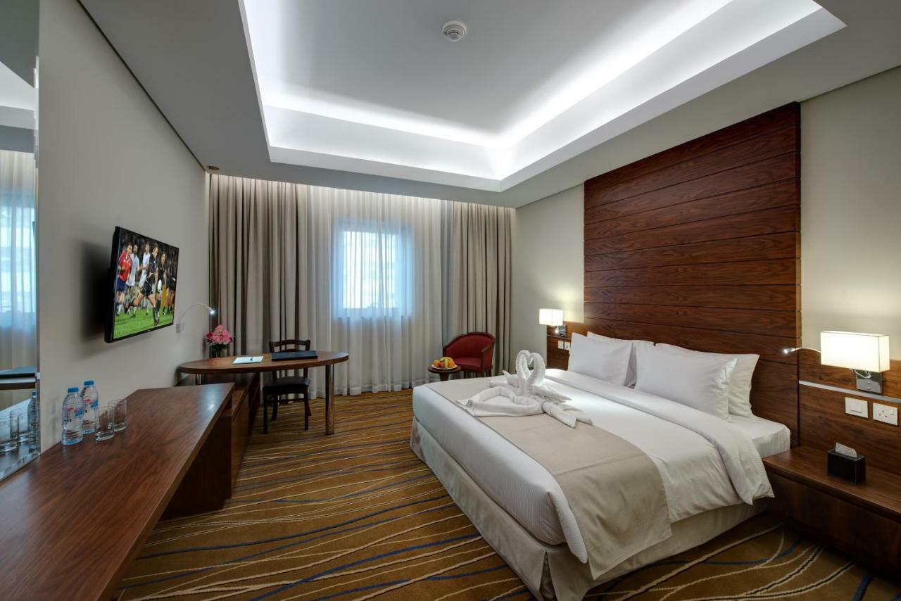Center Hotel Charjah Extérieur photo