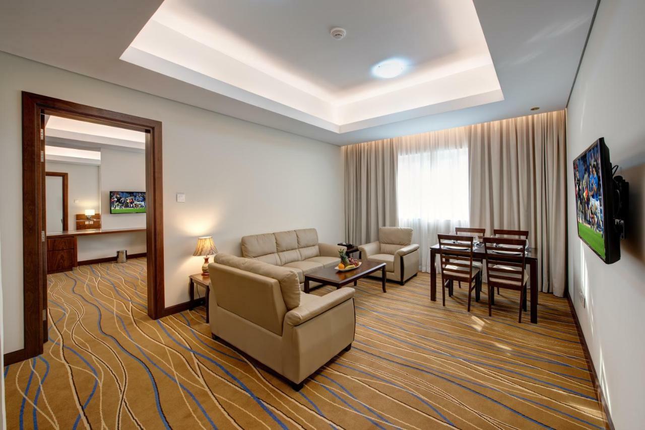 Center Hotel Charjah Extérieur photo