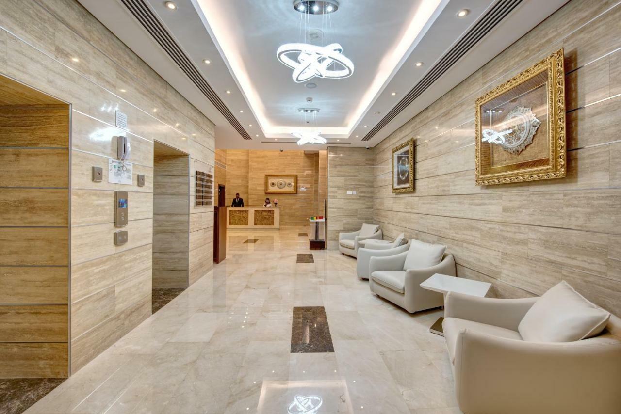 Center Hotel Charjah Extérieur photo
