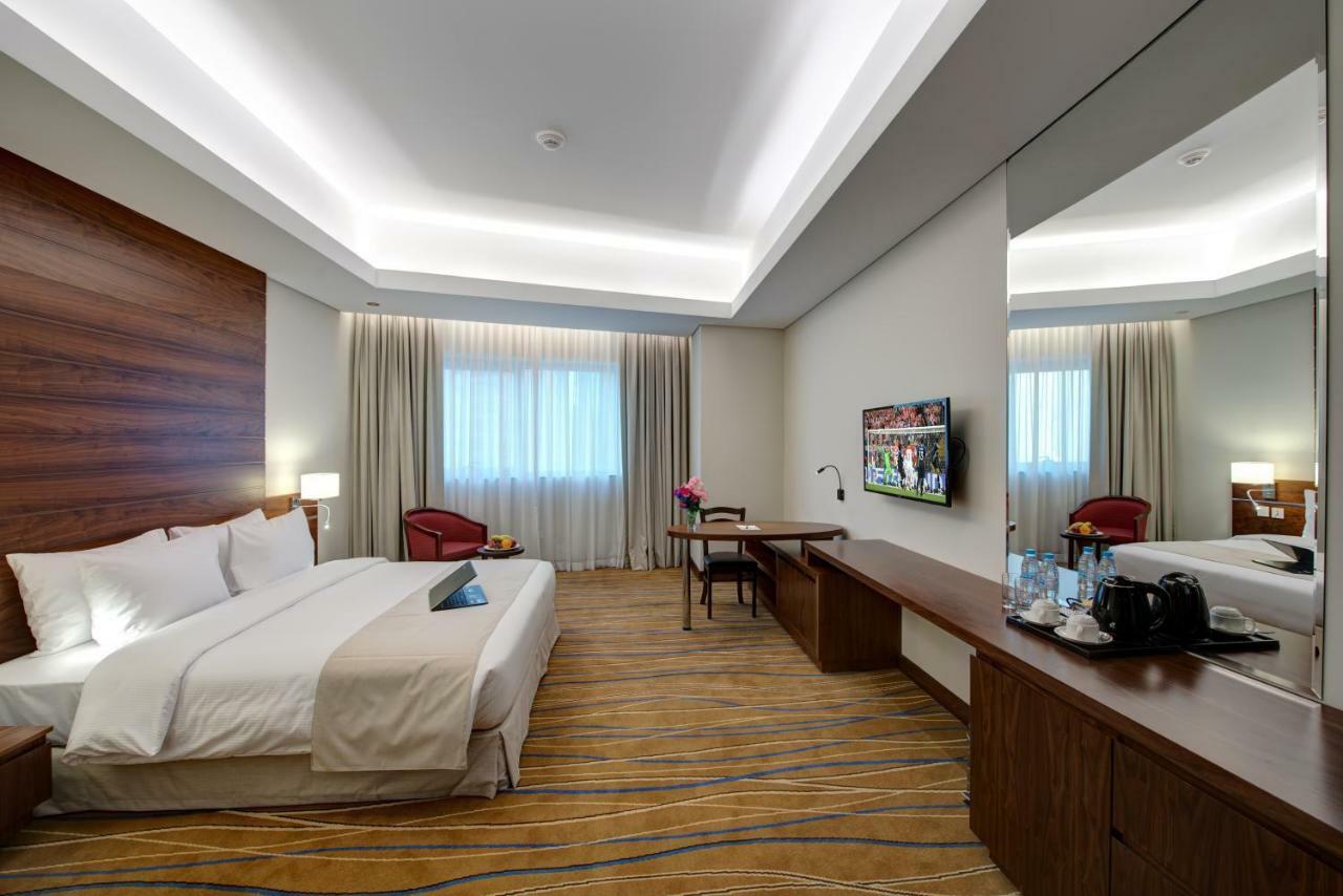 Center Hotel Charjah Extérieur photo